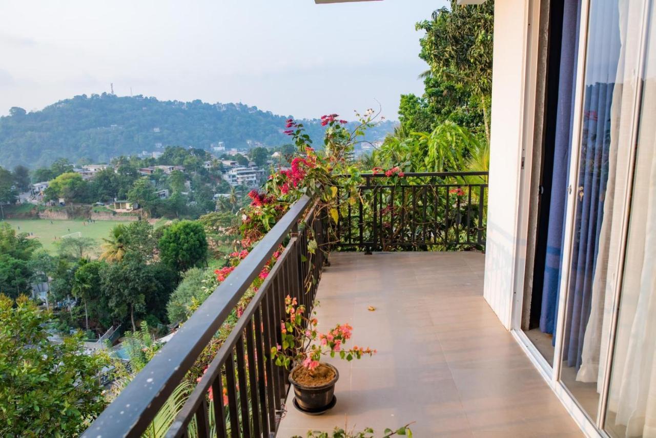 Sky Edge Homestay كاندي المظهر الخارجي الصورة